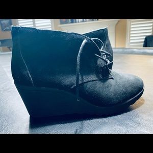 Lace up boot by White Mountain, worn once for less than 1 hour. Size 9M